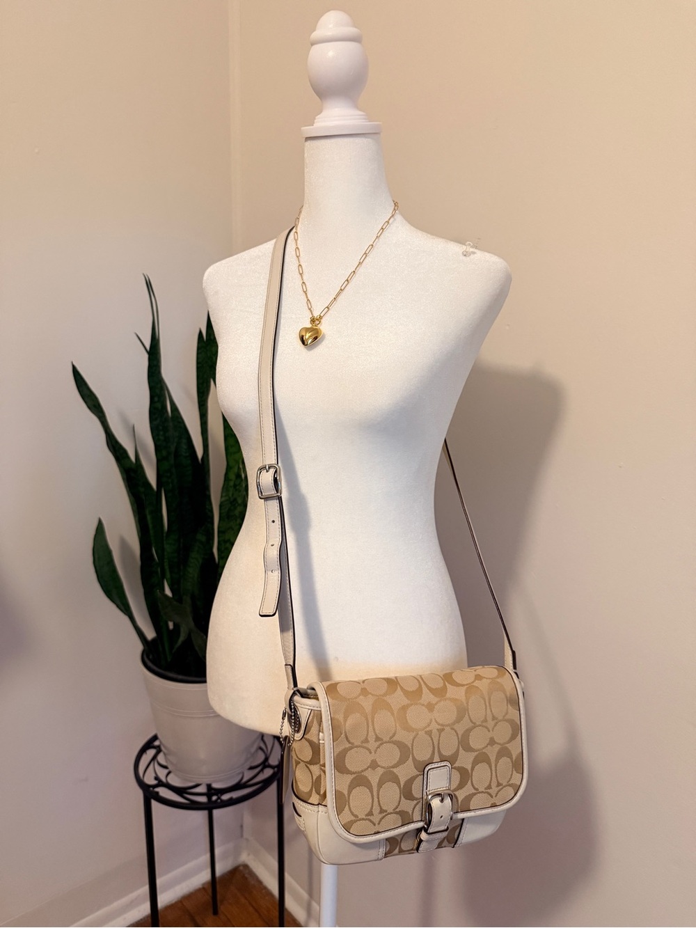 COACH | Hadley Signature Crossbody (2014) #F30601 - Picture 15 of 16
